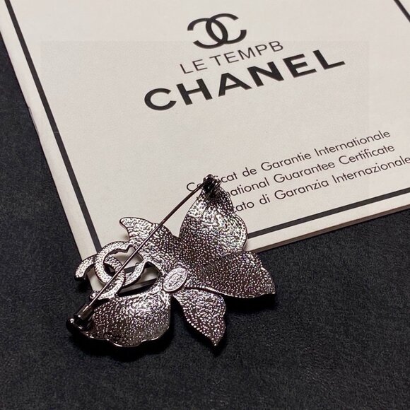 Chanel brooch - Picture 5 of 5